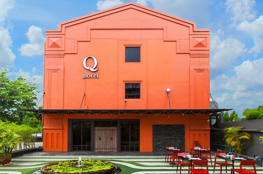Q Hotel Bangkok Bagian luar foto