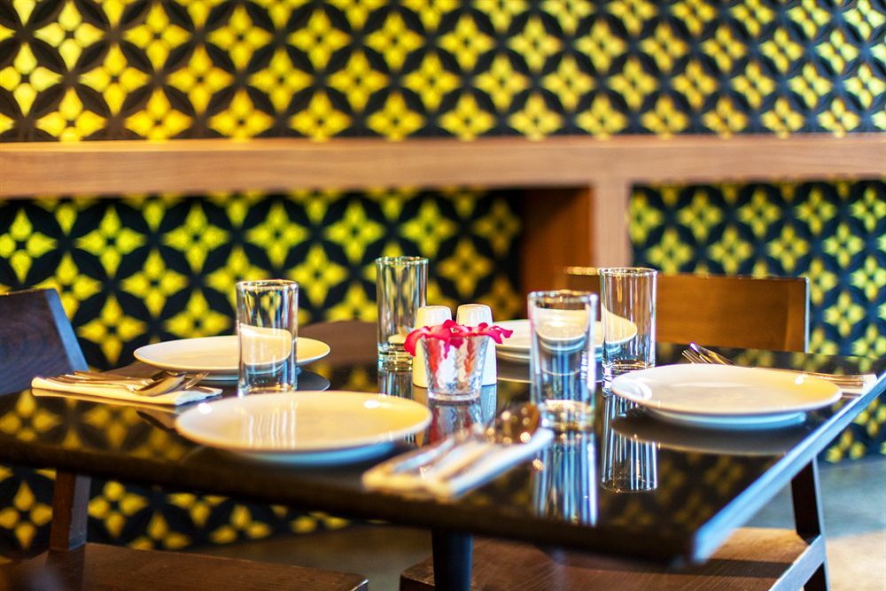 Q Hotel Bangkok Bagian luar foto