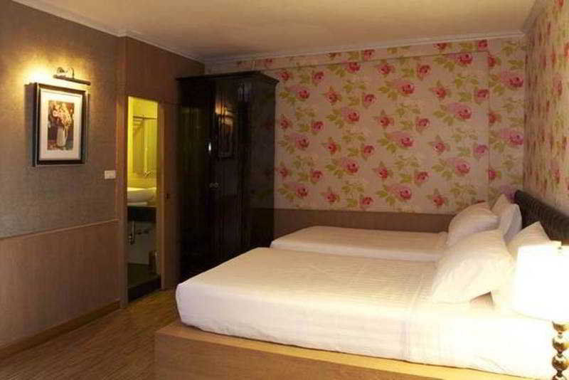 Q Hotel Bangkok Bagian luar foto