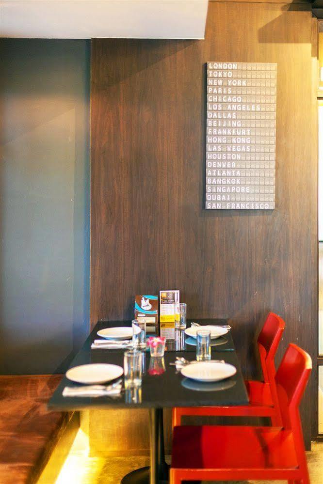 Q Hotel Bangkok Bagian luar foto